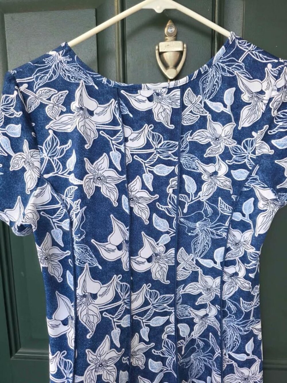 Blue Floral Short Sleeve A Line Dress Size Medium Stretch Midi - Picture 8 of 9
